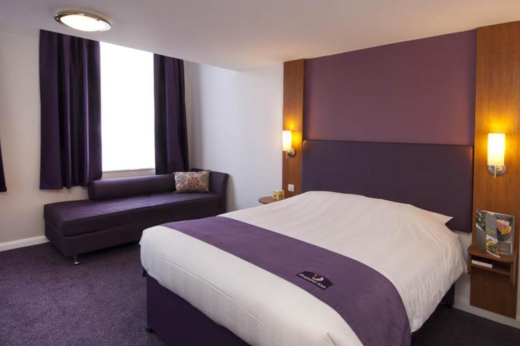 Premier Inn Leamington Spa Town Centre Exteriör bild