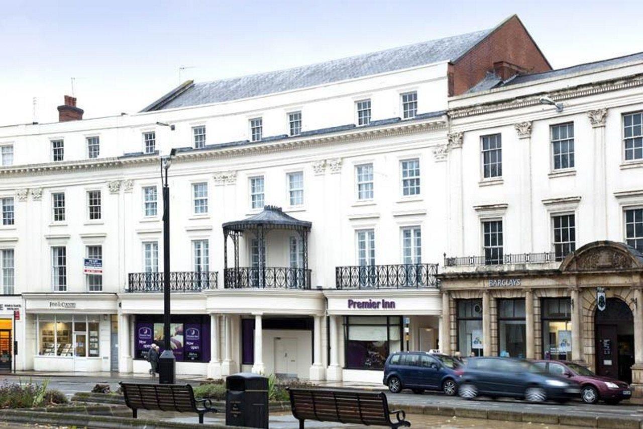 Premier Inn Leamington Spa Town Centre Exteriör bild