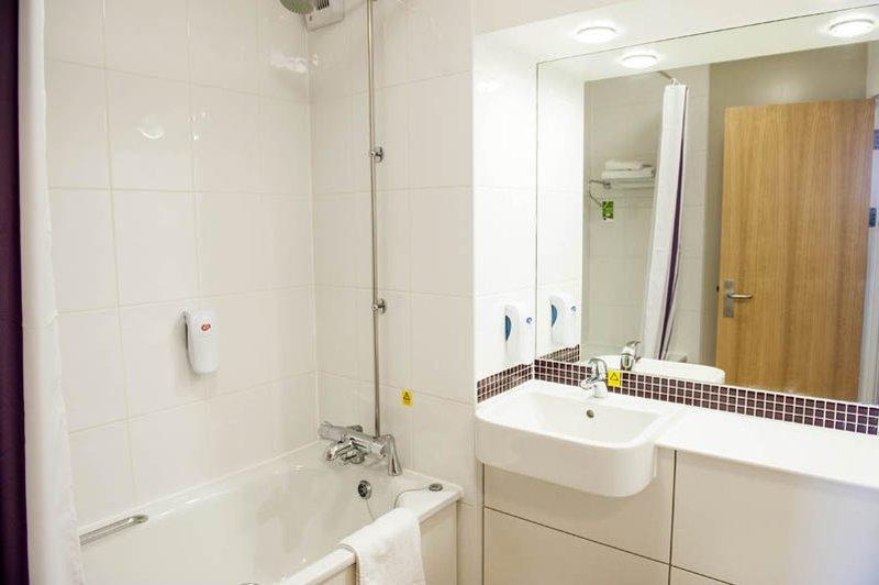 Premier Inn Leamington Spa Town Centre Exteriör bild